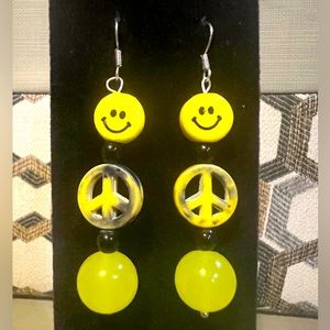 Beaded yellow Happy face and peace sign ✌️ dangle earrings